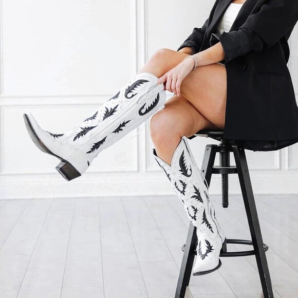 Women's Back Lace Chunky Heel Western Side Zipper Embroidered Black White Boots - Picture 2 of 7